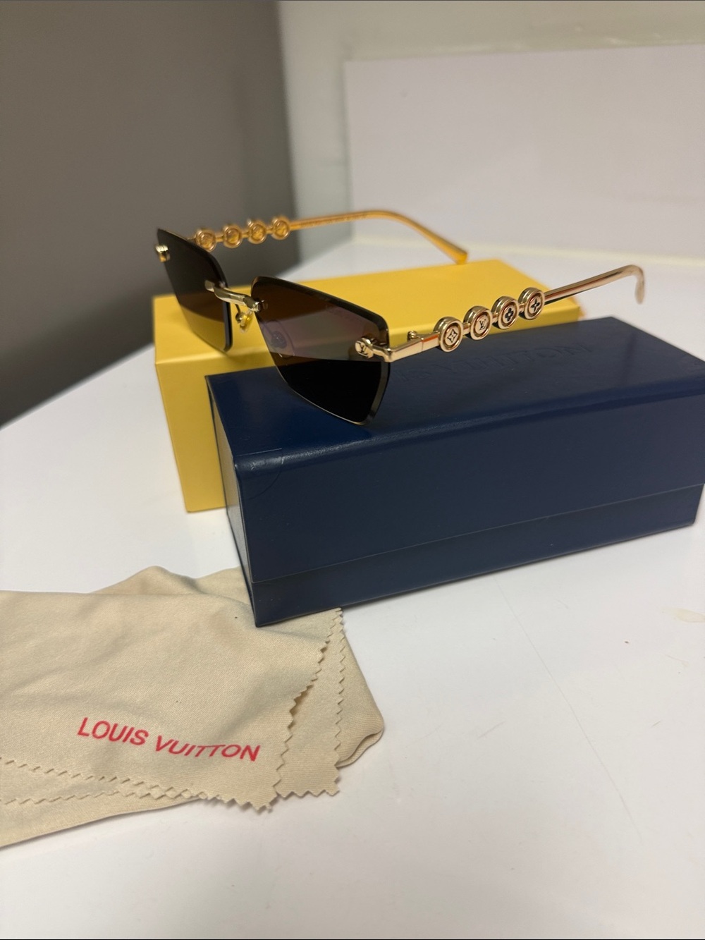 Gold-Tone Rimless Sunglasses with Dark Brown Gradient Lenses